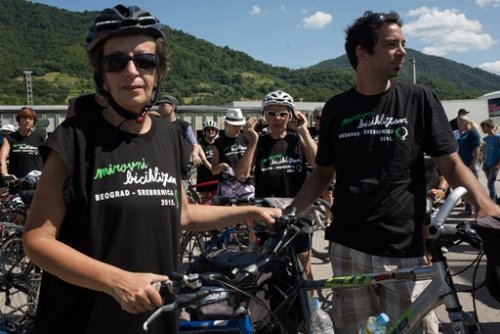 L'arrivo al Memoriale di Potocari a Srebrenica
