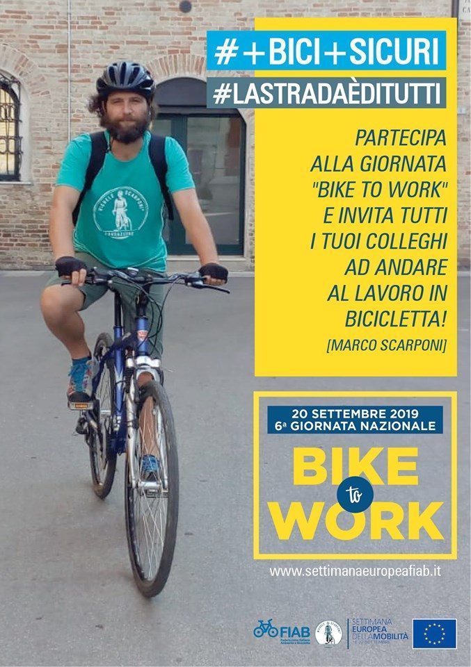 Vai al lavoro in bici (Marco Scarponi)