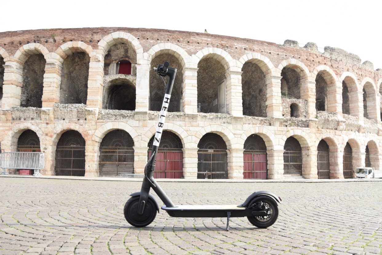 monopattino-helbiz-arena