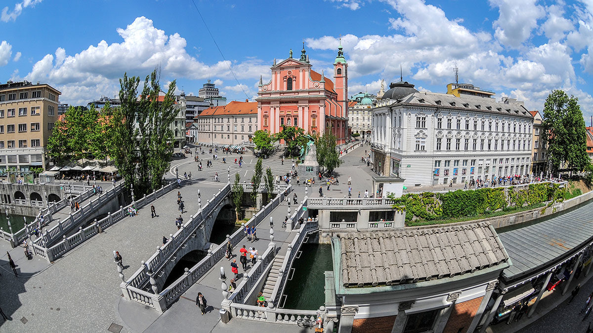 Ljubljana-Triple-Bridge-Presernov-square-D.Wedam