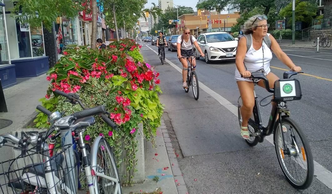 a-toronto-50-associazioni-chiedono-100-km-di-ciclabili