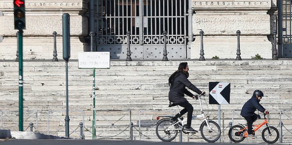 il-governo-ha-cambiato-il-codice-della-strada-per-favorire-le-bici-il-post