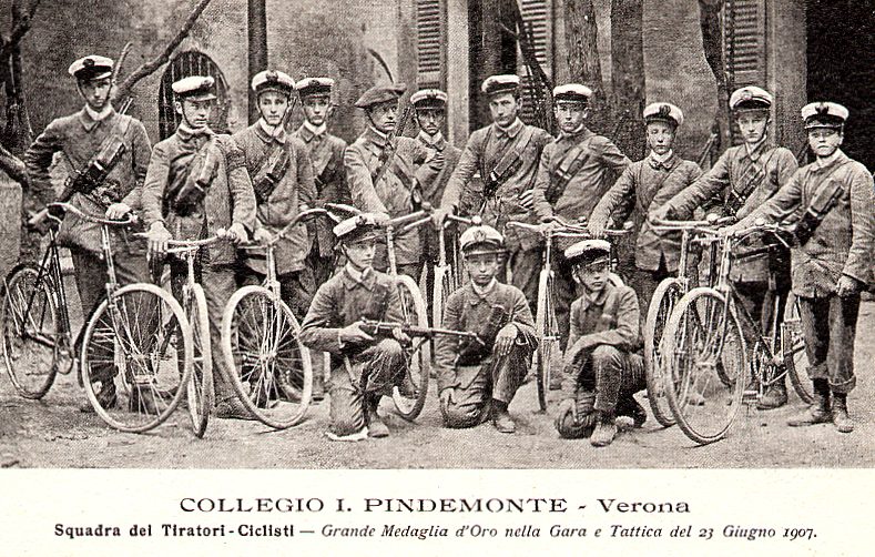 1907.06.23 Collegio Pindemonte VR - Squadra dei tiratori ciclisti