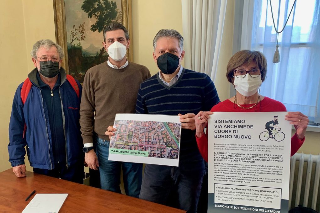 2022.03.01 Consegna firme ciclabili viaArchimede viaPitagora BorgoNuovo (foto ufficiale - ritaglio)