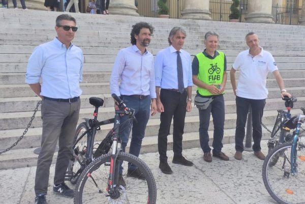 2022.06.06 Pedala con noi - Foto 1 (Sboarina Tommasi Tosi con Marastoni) 3x4