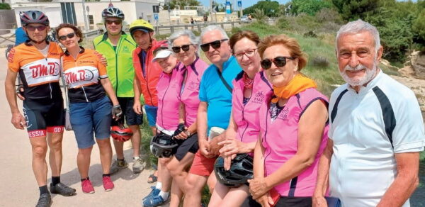 RL176 Isolainbici - Vacanze in Salento - Foto di gruppo (ritaglio)