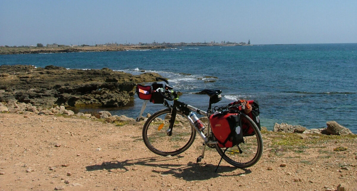 RL178 Viaggi - Immagini di un viaggio in bici - Lungomare (sterrata tra Marsala Mazara)