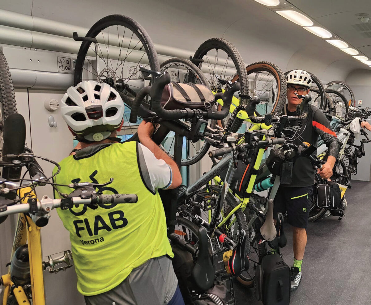 RL179 Un vagone per 64 bici - A bordo
