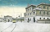 Dal tram al SUV: storia poco seria della (im)mobilità veronese