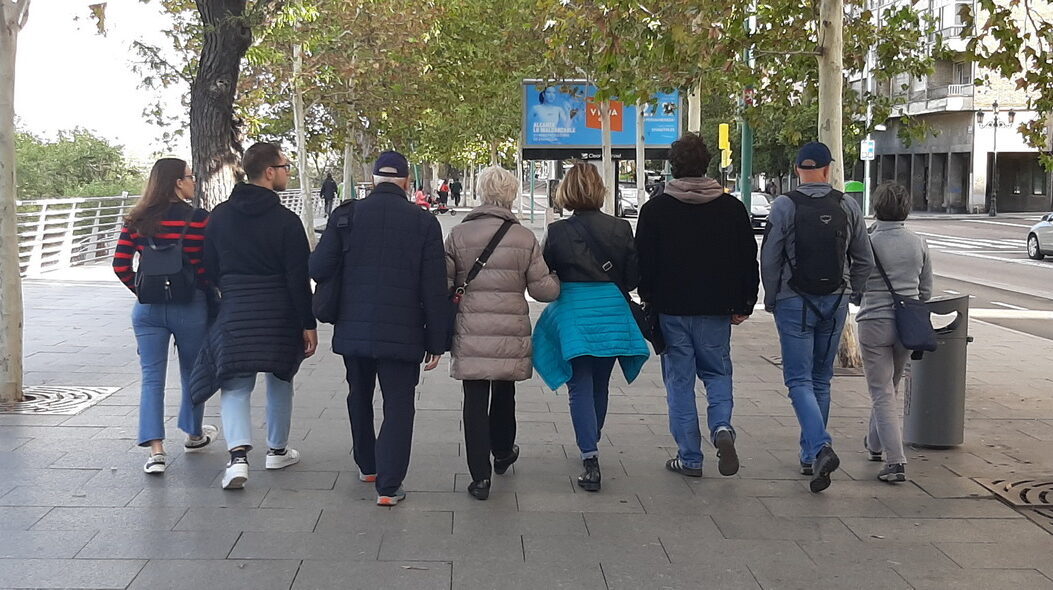 RL181 Bici nel mondo - Paesi Baschi - 1.1 A passeggio in fila per 8 si può